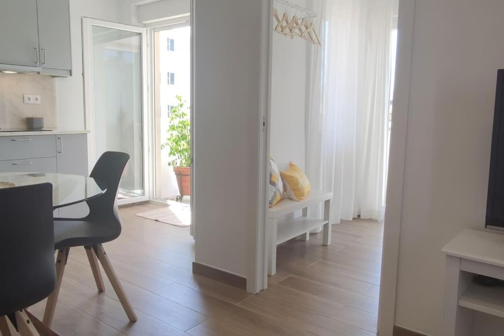 Lovely & Bright Renovated Apt. W/ Balcony In لاغوس المظهر الخارجي الصورة